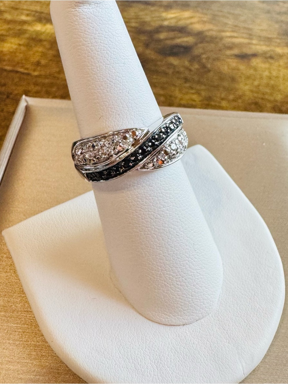 Black & Clear CZ Infinity Crossover Ring Silver Tone Statement Ring Size 8